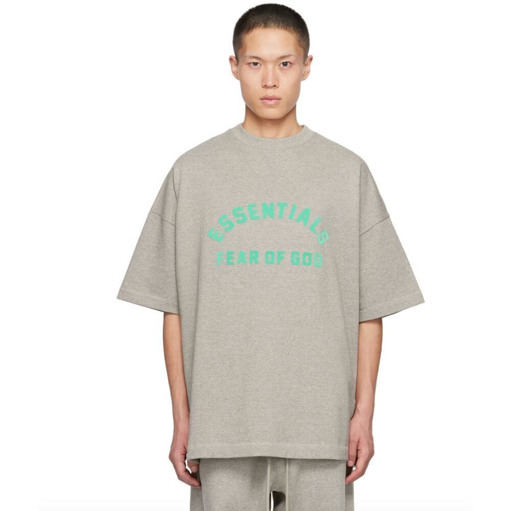 (M)‎ NWT Fear of God ESSENTIALS Gray Crewneck T-Shirt Dark Heather Oatmeal